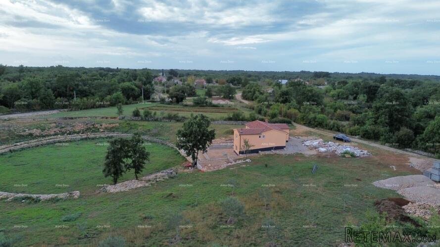 Prodaja kuće sa bazenom i okućnicom, Svetvinčenat - 4