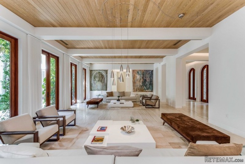 8 bedroom House For Sale: 2318 N BAY RD - 2