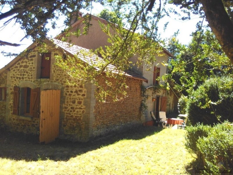 Superb Country House with Over 1 Hectare - 2