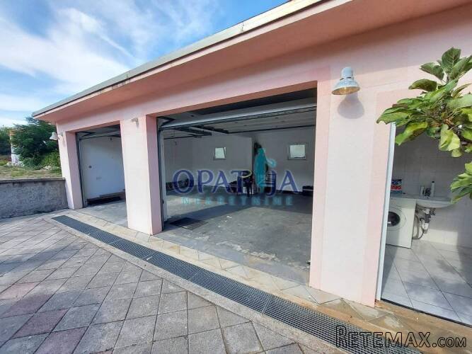 Vir, kuća 2 apartmana, 2 garaže i velika okućnica - 8