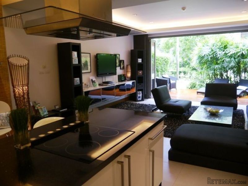 1142 Pearl Of Naithon : Naithon