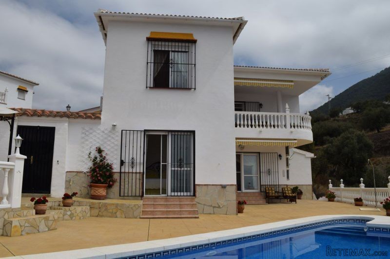 Villa for Sale in Alcaucin, Alcaucin..