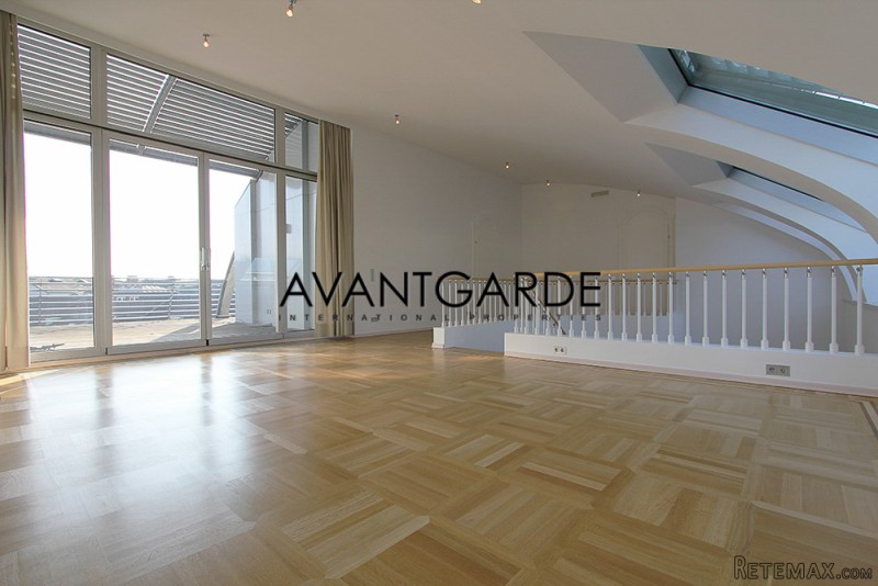 Magnificent top floor apartment
