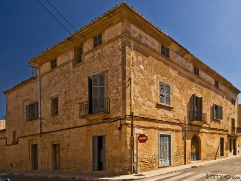 Extraordinary City Palace In Llucmajor