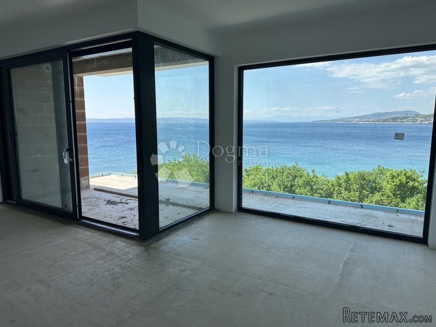 Penthouse 1.RED DO MORA - 2