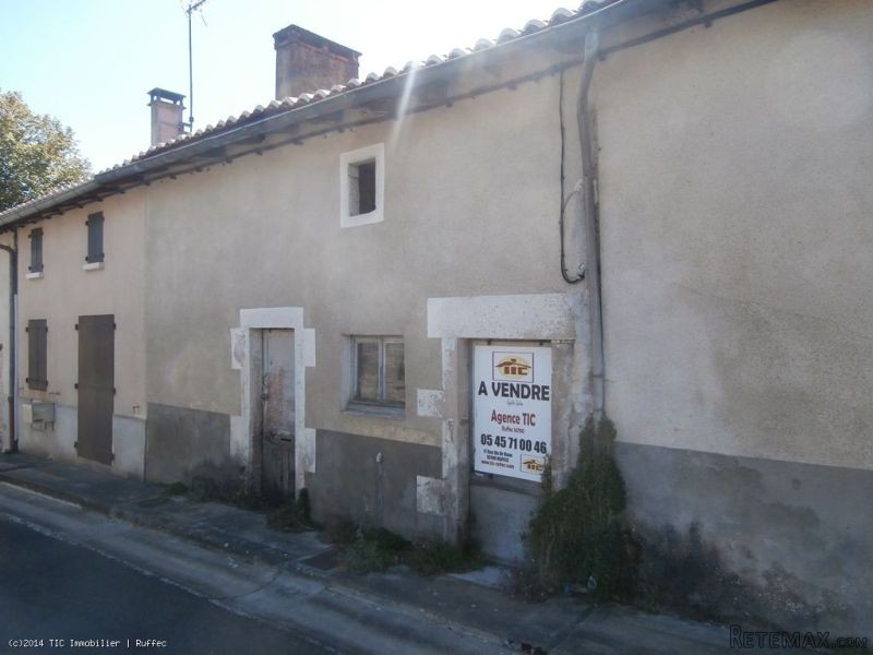 Stone house to renovate - 2