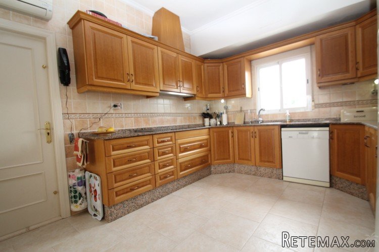 This fantastic sunny villa is located in a luxury villa.. - 3