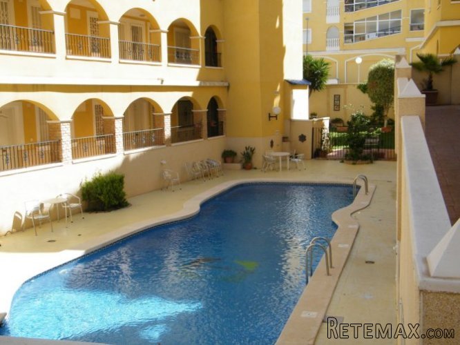 This is an immaculate, south facing, second floor apartment.. - 3