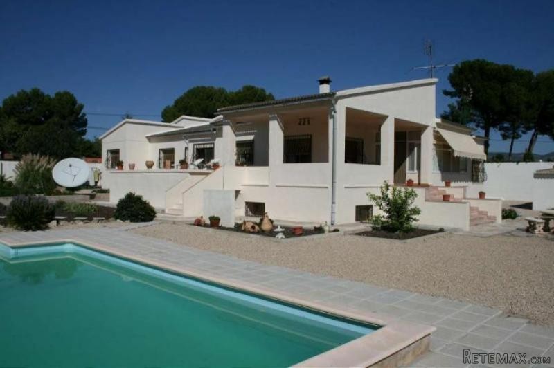 7 bedroom villa with swimming pool.. - 2