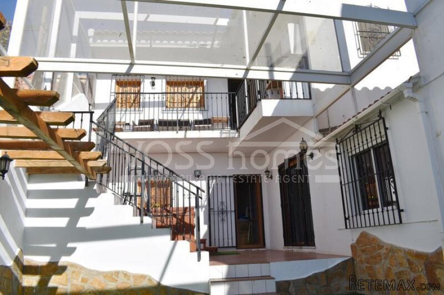 A very large & impressive village house. The main house has.. - 7