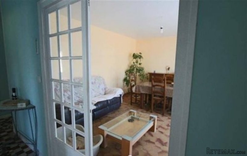 3 Bedroom Bungalow Set On 1 Acre Of.. - 2