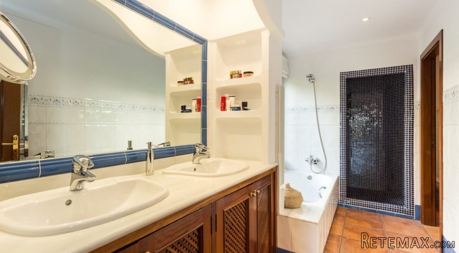 Beautiful ground floor garden apartment in an exclusive..