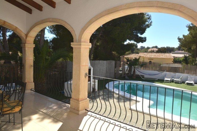 Reduced from 399,000 Euros for a quick sale! This villa of.. - 2