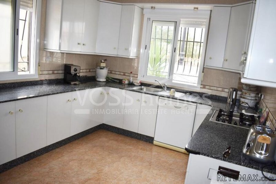 EXCLUSIVE TO VOSS HOMES - A spacious, recently decorated.. - 3