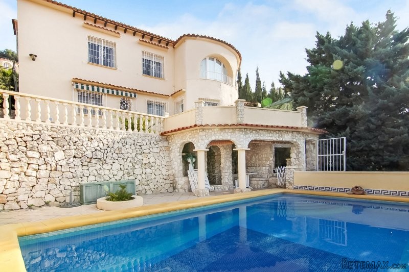 Traditional 4 Bedroom Villa as 2..