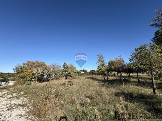 Istra, Barban, Rebići - građevinsko zemljište s pravomoćnom