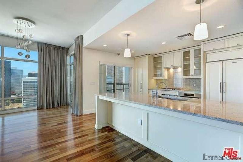 2 bedroom Flat For Sale: 1 West Century.. - 2