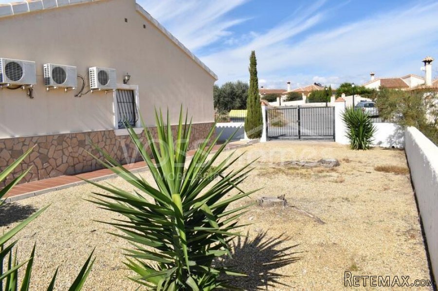 EXCLUSIVE TO VOSS HOMES - A spacious, recently decorated.. - 10