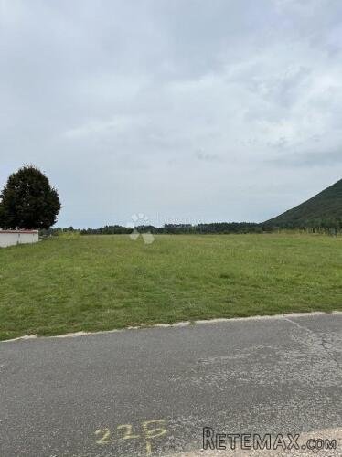GOSPIĆ(DEBELO BRDO)-GRAĐEVINSKO ZEMLJIŠTE 4035m2 - 2