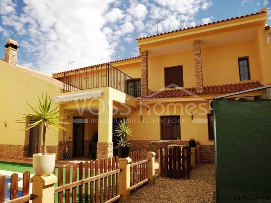 Huge 2 storey, very high quality, village property for sale.. - 2