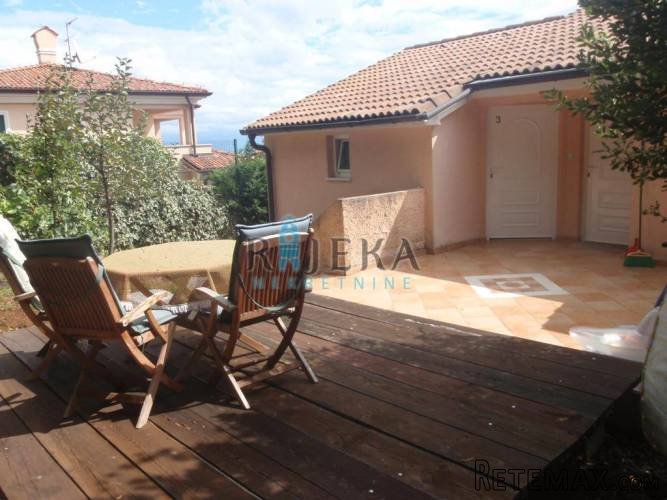 Ičići - prekrasna villa sa 7 stanova udaljena 200 m od plaže - 2