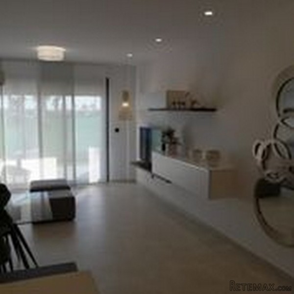 2 bedroom, 2 bathroom Apartment.. - 2