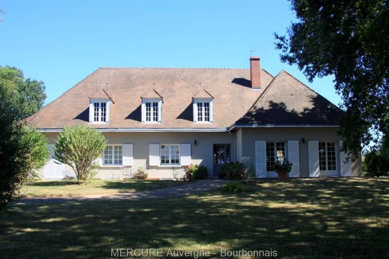 3 bedroom Character For Sale: 03000..