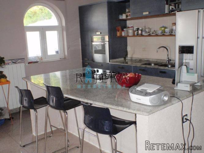 Ičići - prekrasna villa sa 7 stanova udaljena 200 m od plaže - 4