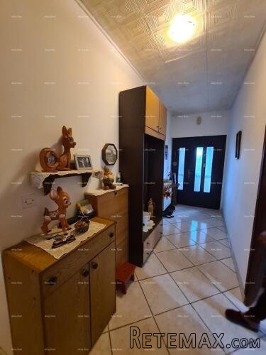 Prodaje se kuća sa velikim dvorištem, Jadreški - 4