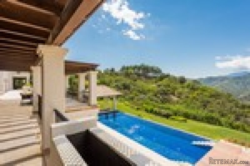 5 Bedrooms - Villa - Malaga - For Sale