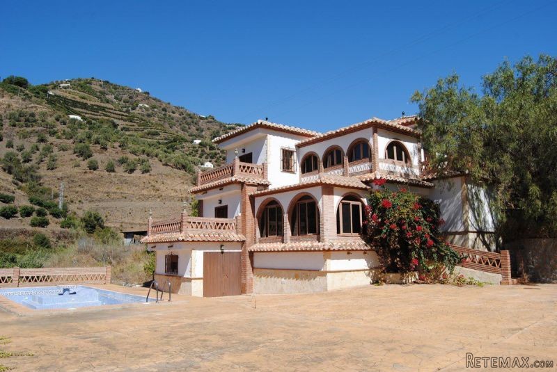 Chalet for Sale in Competa, Competa..