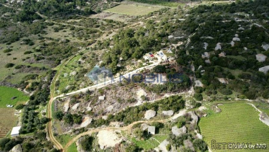 Zemljište 13.000 m2 + kuća 100 m2 + nadstrešnica 20 m2