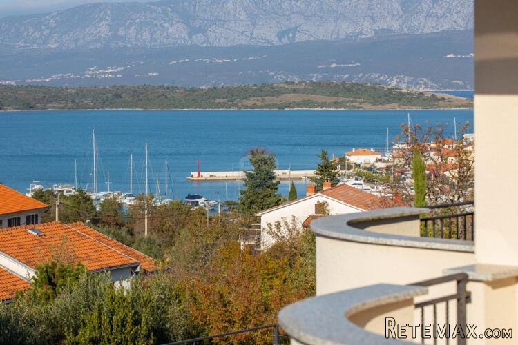 Otok Krk, Klimno - Obiteljska kuća s panoramskim pogledom na