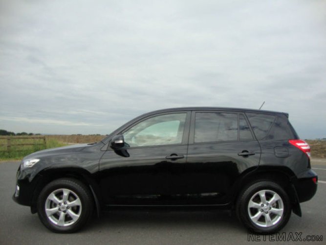 Toyota RAV4 suv