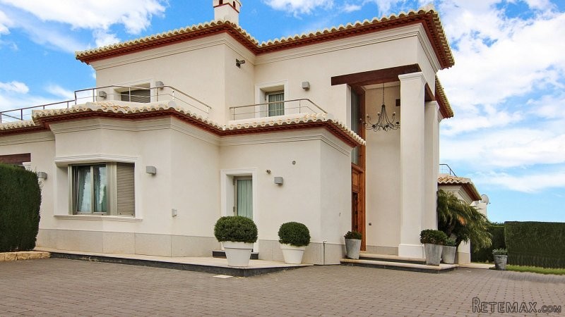 Spectacular 4 Bedroom 4 Bathroom Villa.. - 2