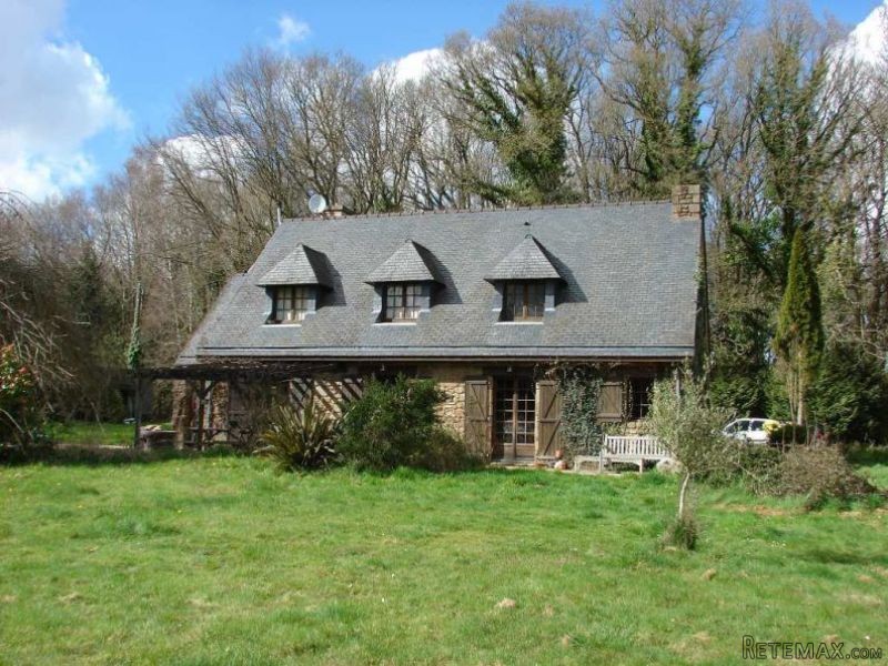 Superb Country House and Plot