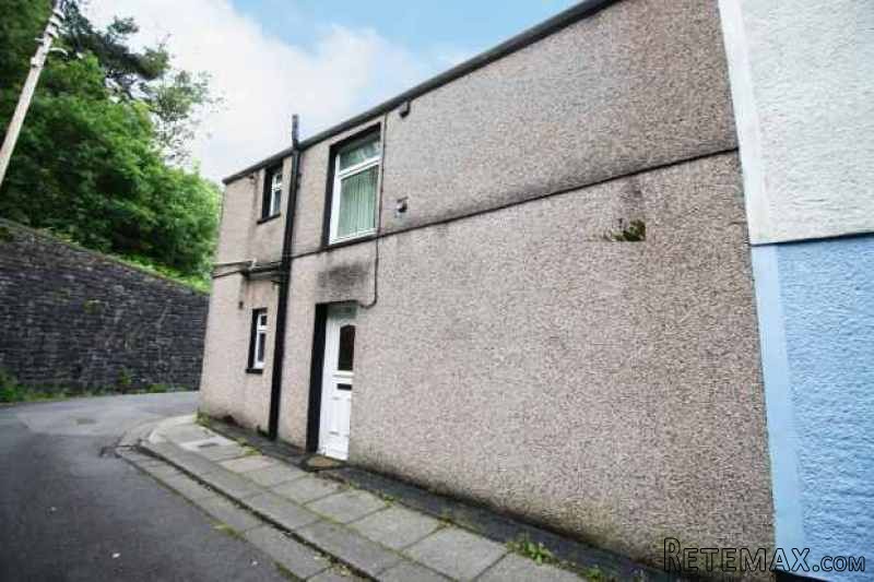 2 bedroom, End Of Terrace House house..