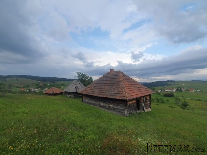 Na prodaju plac 40 ari sa starom Chalet kucom na Zlatiboru - 2