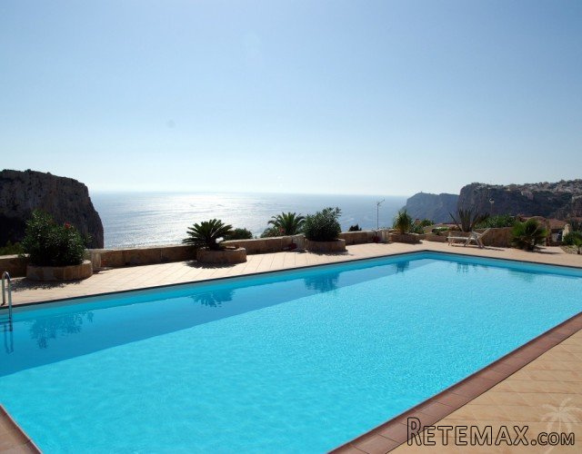 Seafront apartment located on the Cumbre with spectacular.. - 2