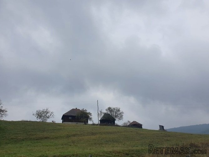 Na prodaju plac 40 ari sa starom Chalet kucom na Zlatiboru - 3