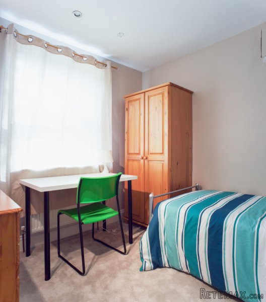 Single with single bed near Ealing..