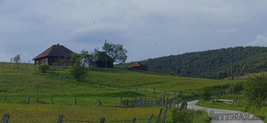 Na prodaju plac 40 ari sa starom Chalet kucom na Zlatiboru - 7