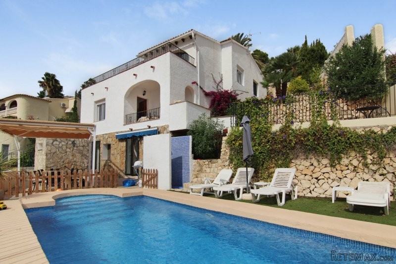 8 Bedroom 5 Bathroom Villa with Amazing..