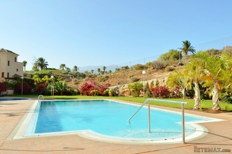 2 bed 2 bath Luxury Ground floor Garden..