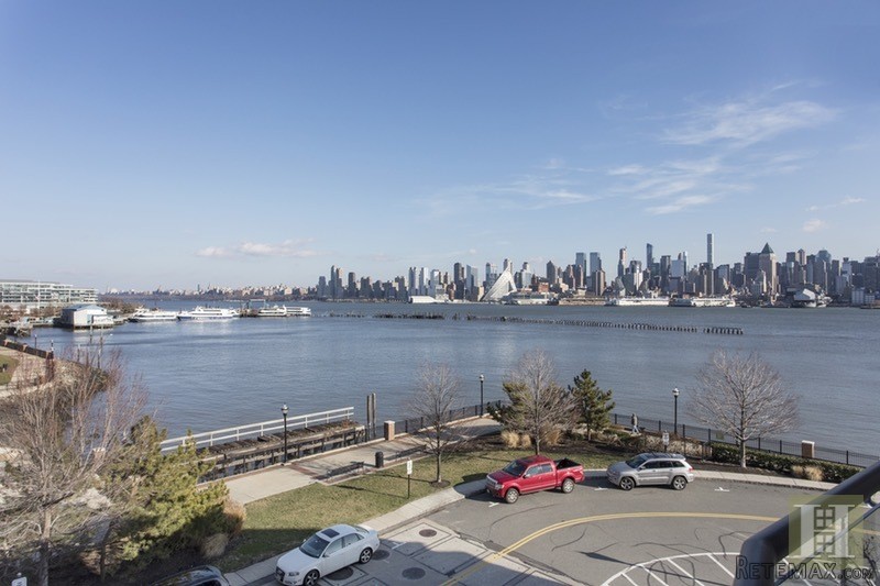 4 bedroom Apartment For Sale: 2 HENLEY.. - 2