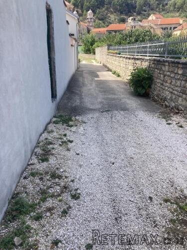 GRAĐEVINSKO ZEMLJIŠTE – CENTAR SKRADINA – 1.050 m² - 3