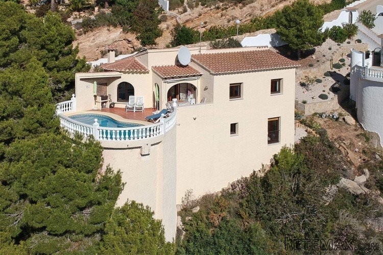 Well maintained detached villa with fantastic panoramic sea.. - 3