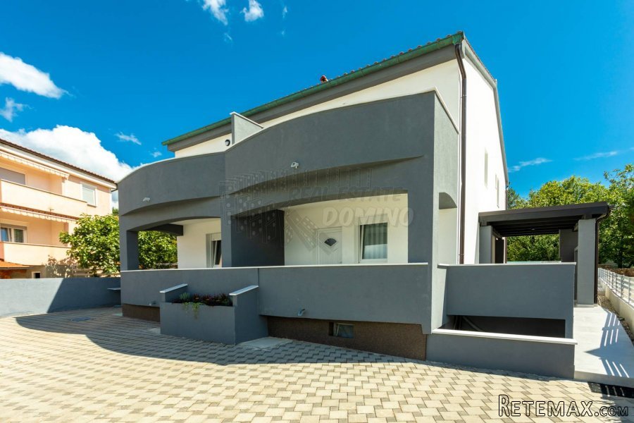 Prekrasna dvojna kuća s bazenom 100 metara od mora! Soline! - 4