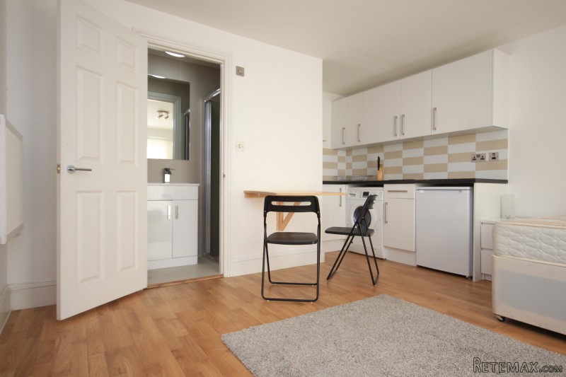 Self Contained STUDIO Flat in Canada..