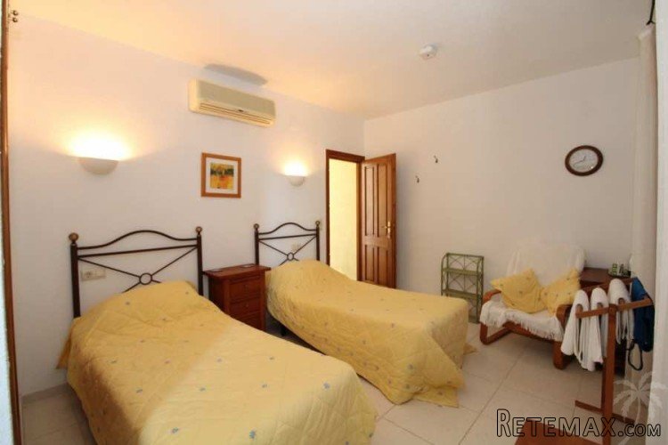 Well maintained detached villa with fantastic panoramic sea.. - 7
